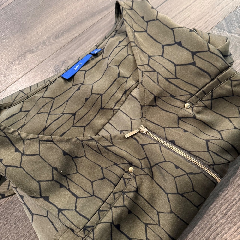 Apt. 9 Olive Green Geometric Print Quarter Zip Blouse XL Long Sleeve High Low